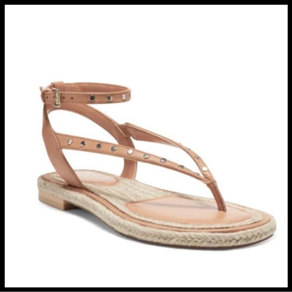 VINCE CAMUTO NWOT Kelmia Leather Studded Thong Sandal